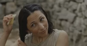 „Dumnezeu nu ne va ajuta”, între supranatural și realitate, o dramă despre solidaritatea feminină din 26 iunie în premieră în România