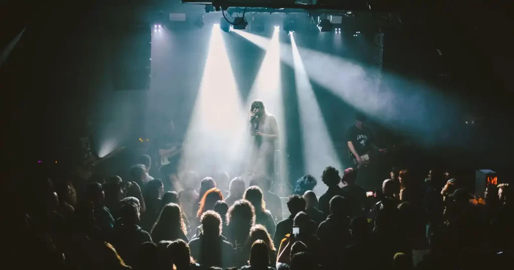Stray Lights Festival aduce trei zile de muzică alternativă, post-punk, experimental și noise, între 31 iulie și 2 august, în București, la Control Club