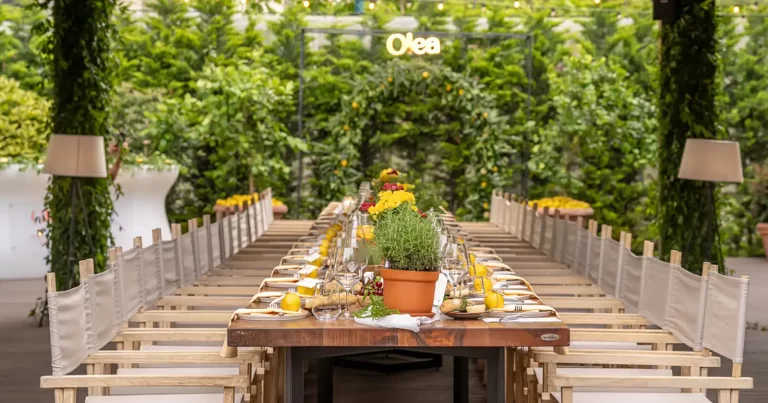 JW Marriott Bucharest Grand Hotel lansează The Long Garden Table la Olea, o experiență dedicată conexiunii și gastronomiei
