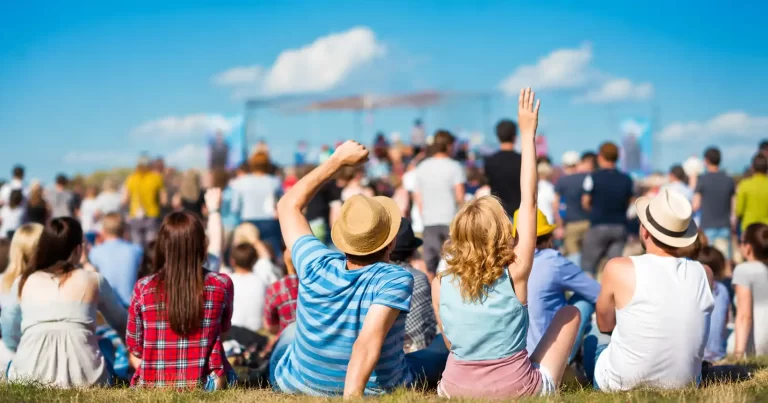Familia devine sărbătoare: începe prima ediție „Rădăcini și Aripi – Festivalul Familiei”!