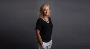 Louise Fein, autoarea romanului „Fiica Reichului”, vine la FICT