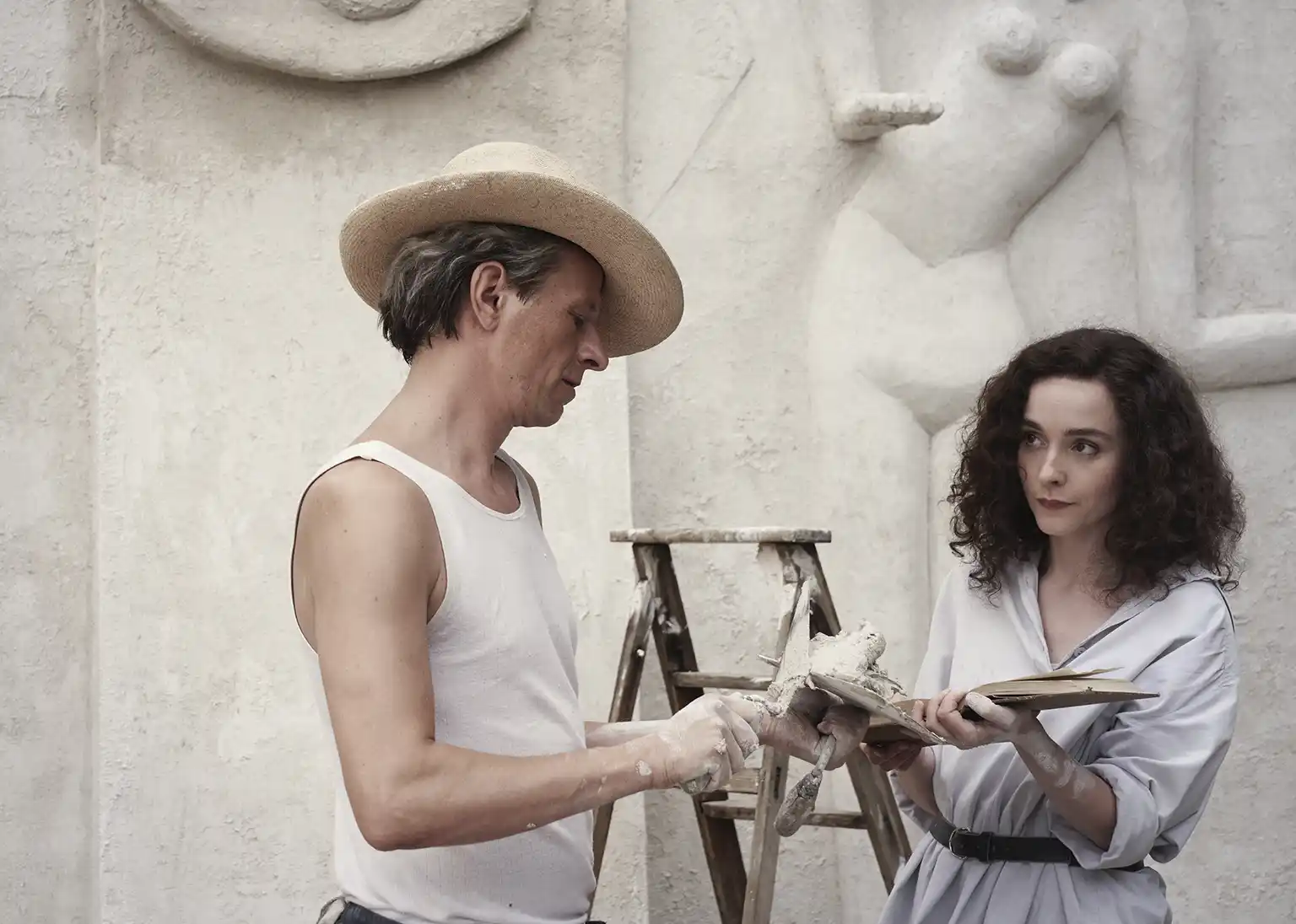 Leonora în lumina dimineții, filmul biografic inspirat din viața artistei suprarealiste Leonora Carrington, intră în cinematografele din România
