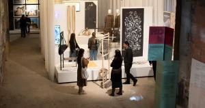 Ce se întâmplă când dai unui telefon o galerie de artă?