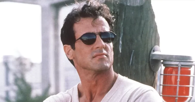 Comedii celebre și o seară dedicată lui Sylvester Stallone la Warner TV în luna iulie