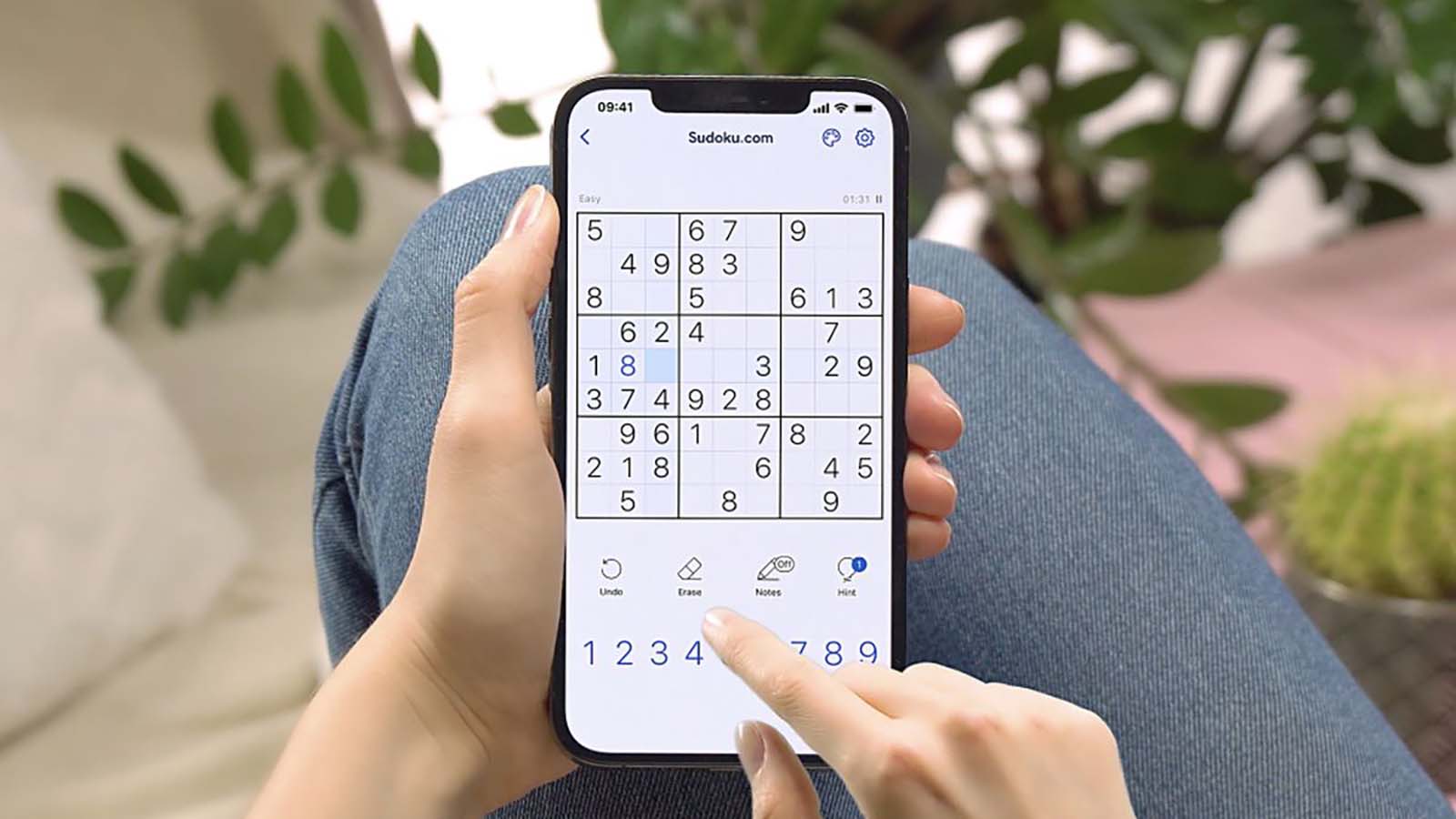 Jocuri pe telefon &icirc;n(spre) vacanță: distracția care transformă orice călătorie