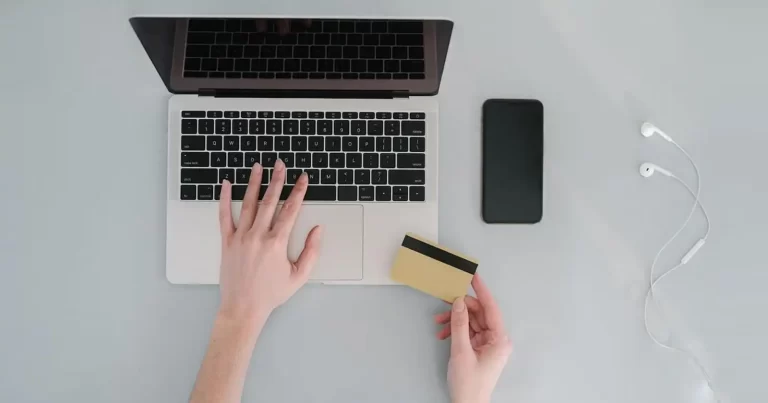 Strategie inteligentă: cum folosești creditele nebancare online fără să intri în cercul vicios al datoriilor?