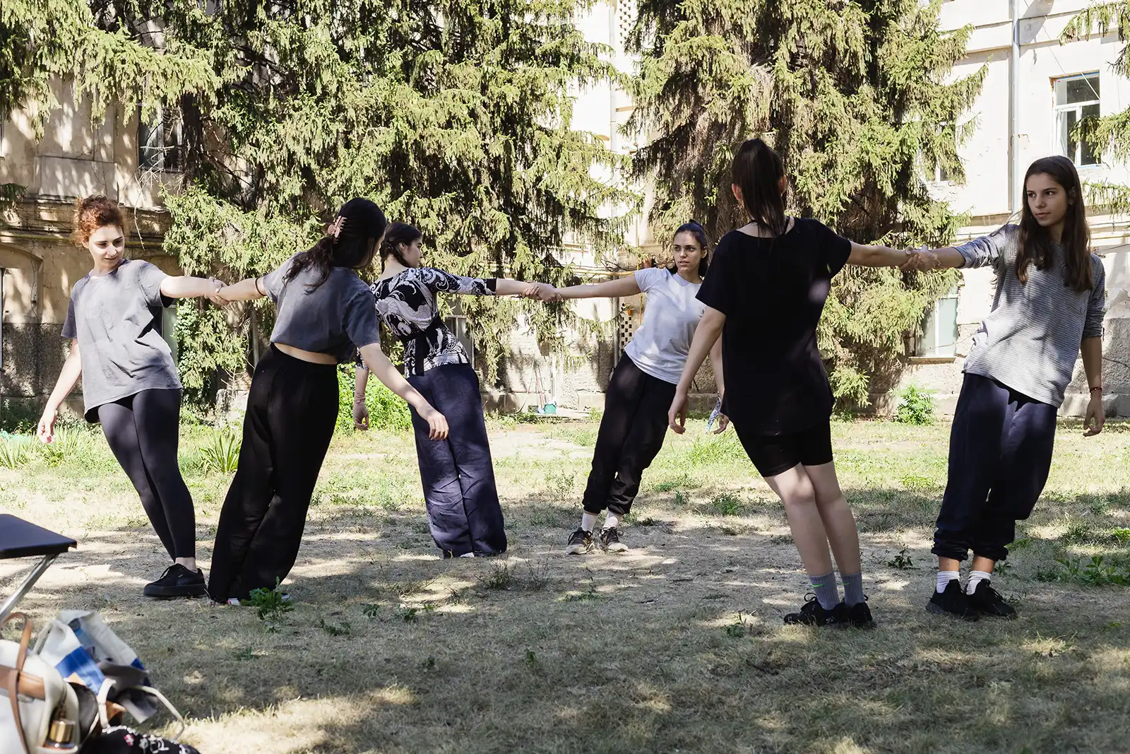 Workshop de mișcare în cadrul Open Practice Society - Fresh edition 2023 (foto: Tudor C. Popa)