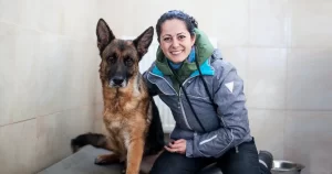Brașov Heroes: Delia Botea, președintele Asociației Care for Dogs și ambasador al proiectului „Prima casă, înainte de acasă”