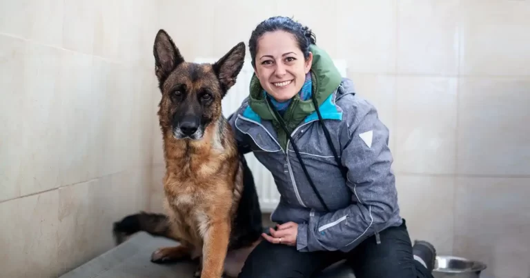 Brașov Heroes: Delia Botea, președintele Asociației Care for Dogs și ambasador al proiectului „Prima casă, înainte de acasă”