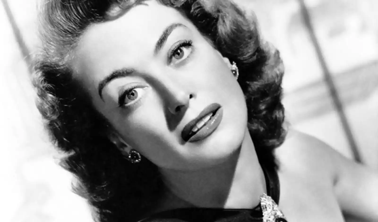 JOAN CRAWFORD