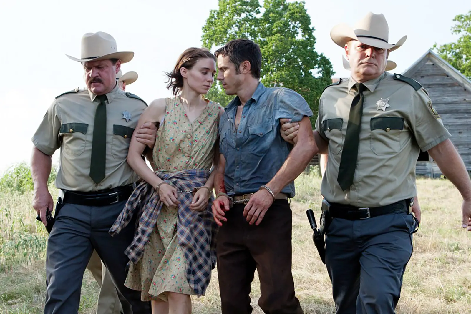 Casey Affleck si Rooney Mara Ain't Them Bodies Saints (2013)