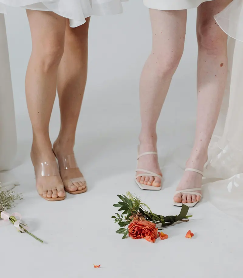 Sandale transparente naked sandals în tendințele verii 2026 - trenduri încălțăminte vara 2026