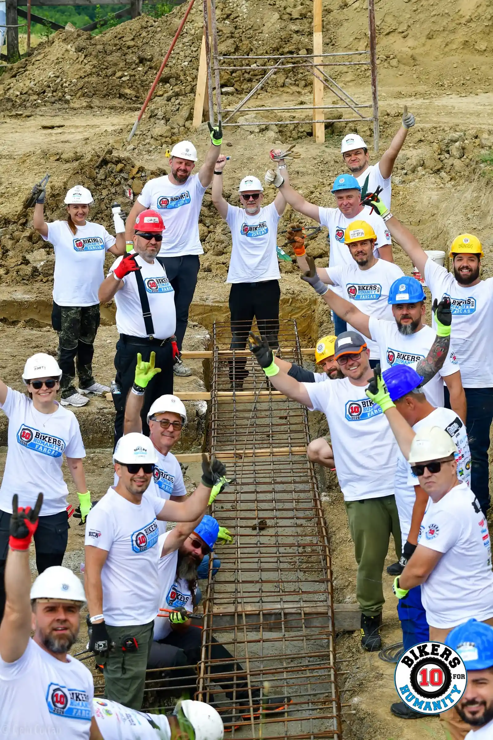 365 de voluntari Bikers for Humanity au dat startul lucrărilor la Centrul Terapeutic pentru Copiii cu Autism din Farcaș
