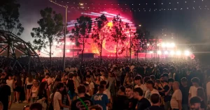 BEACH, PLEASE! 2026 a deschis oficial NIBIRU în fața a 90.000 de oameni și a dat startul celei mai mari ediții din istoria festivalului