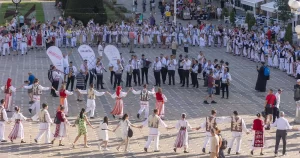 Ziua Județului Timiș celebrată printr-o horă timișeană și un spectacol de gală în centrul Timișoarei