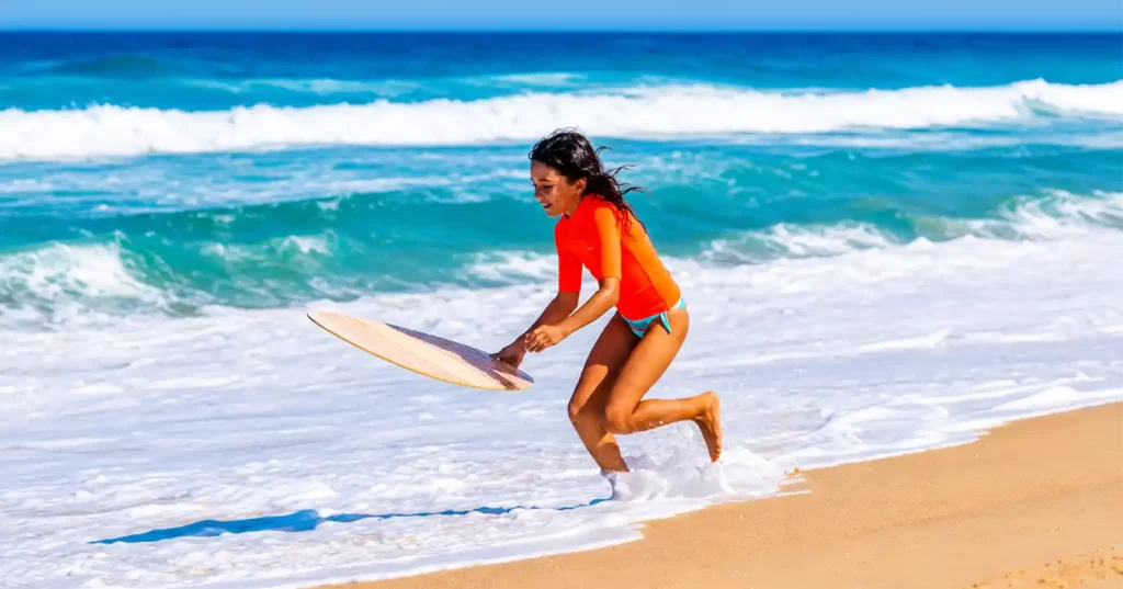 Cele mai tari 6 jucării de plajă pentru copii: de la zmee spectaculoase la skimboard