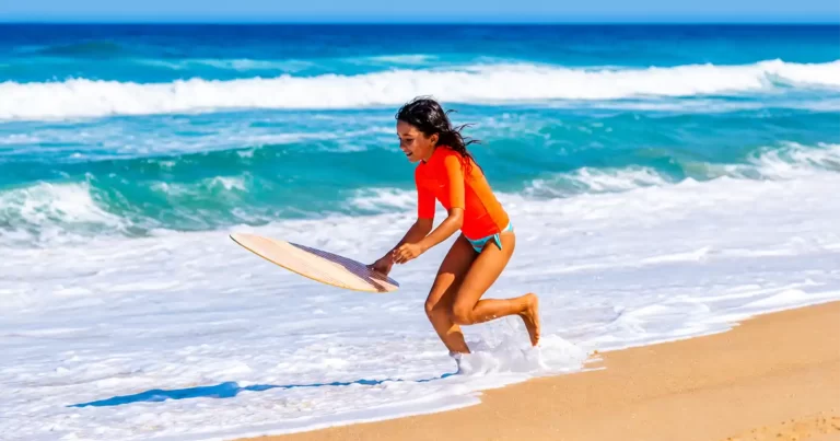 Cele mai tari 6 jucării de plajă pentru copii: de la zmee spectaculoase la skimboard