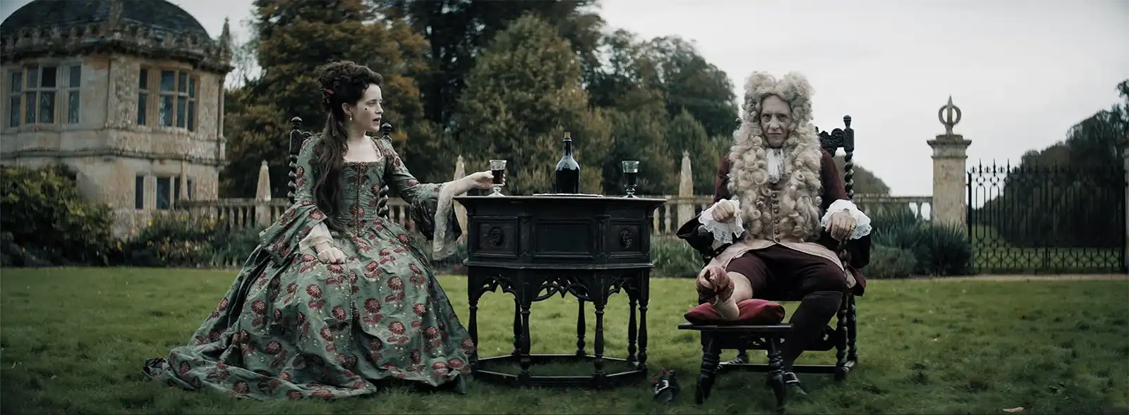 „Savage House”: Un film despre tot ce poate merge prost pentru aristocrați