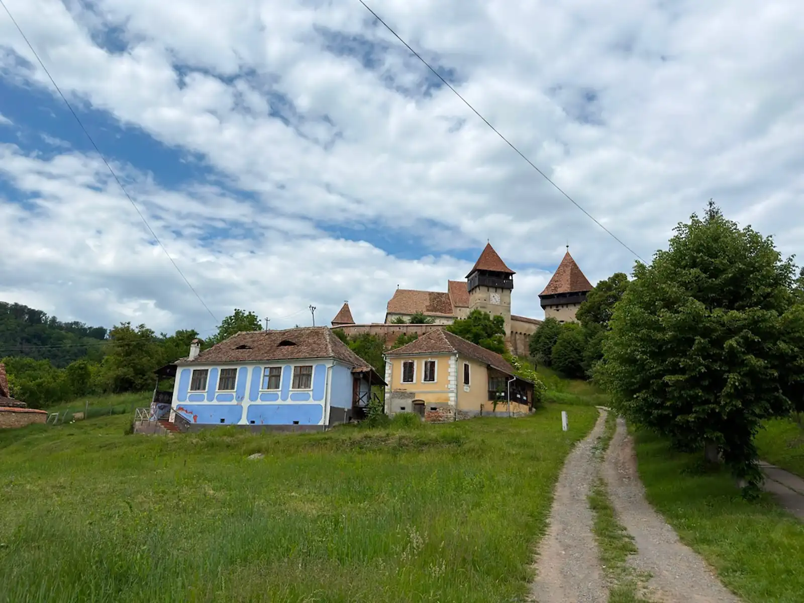 Sat. Migrație. Intervenție. Film: un proiect care documentează felul &icirc;n care migrația schimbă viața satelor din Transilvania