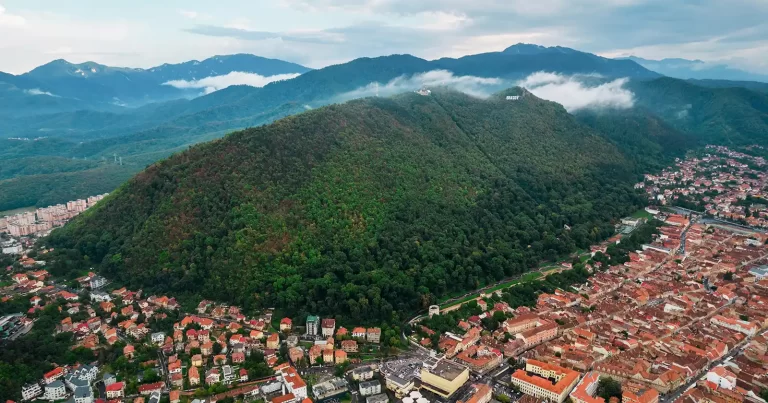 Înscrierile la concursul de fotografie „Muntele Tâmpa – simbol al Brașovului” continuă până la 31 august 2026