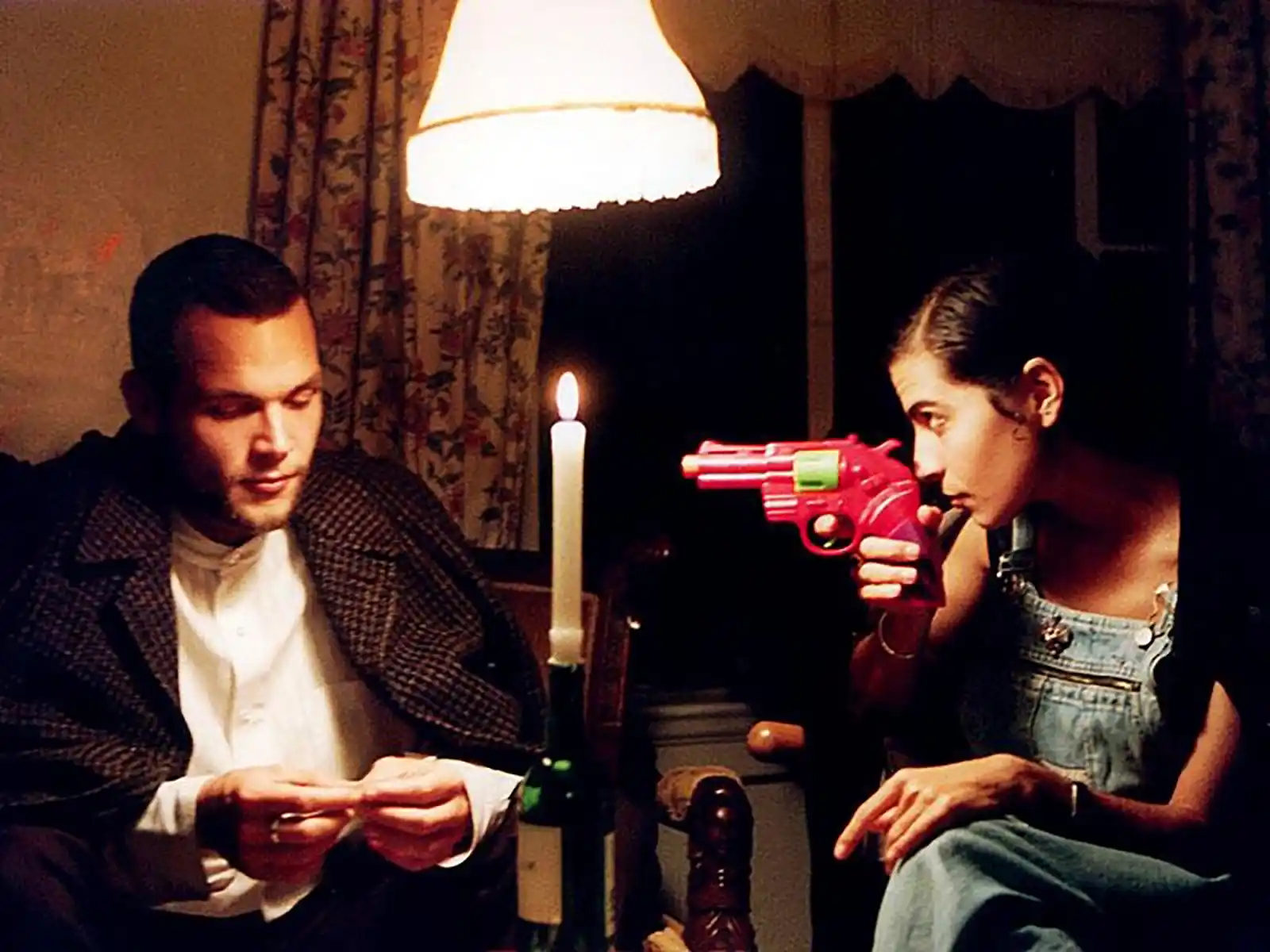 Primul program curatorial F-SIDES Wildcards se vede la Ceau, Cinema!