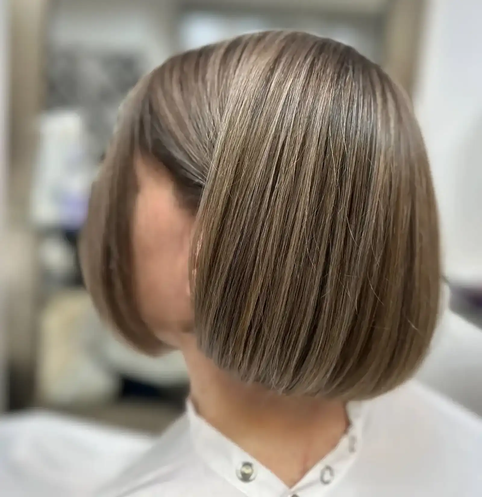 Tunsoare realizată de Cristina Scrisu, stilist Wella Professionals