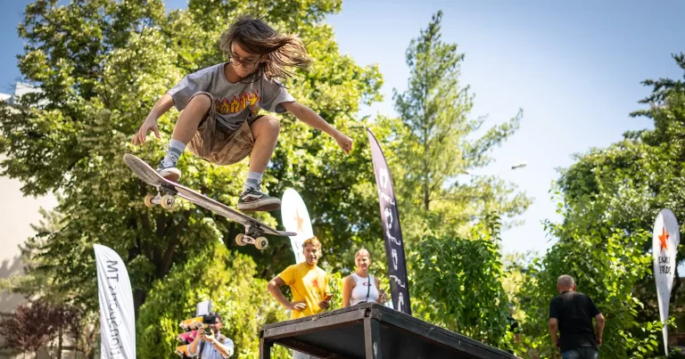 AnonimTM aduce sporturile urbane la Ziua Timișoarei: skateboarding, BMX și trotinetă pe Bulevardul Nicolae Titulescu