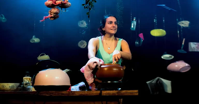 Un spectacol pe care îl vezi, îl miroși și, la final, îl guști: „Eating Myself”, în premieră în România, la SEAS 2026