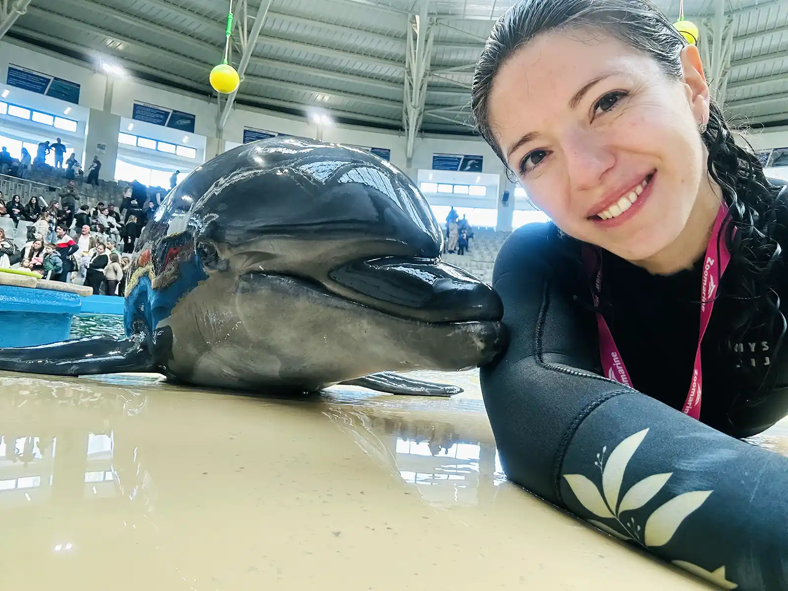 Monica Bogdan, antrenor de mamifere marine la Delfinariul din Constanța