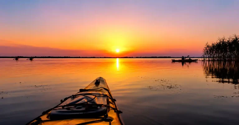 Vacanță în Delta Dunării: cum alegi un loc de cazare cu acces la natură, liniște și experiențe autentice