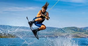 4 locuri de pe litoral unde poți practica sporturi nautice vara aceasta