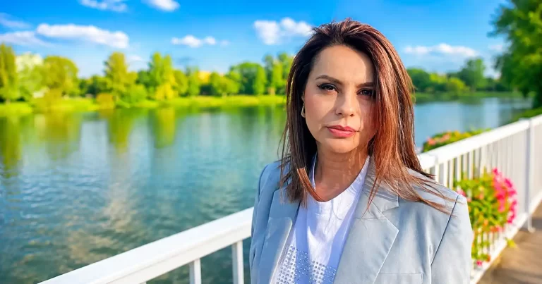 Interviu cu Gianina Cărbunariu