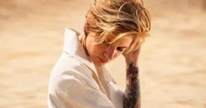 Wet bob-ul revine în forță: coafura care transformă orice look în instant glam