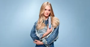 Șuvițele gri: alternativa modernă la blond pentru părul castaniu, negru și alb