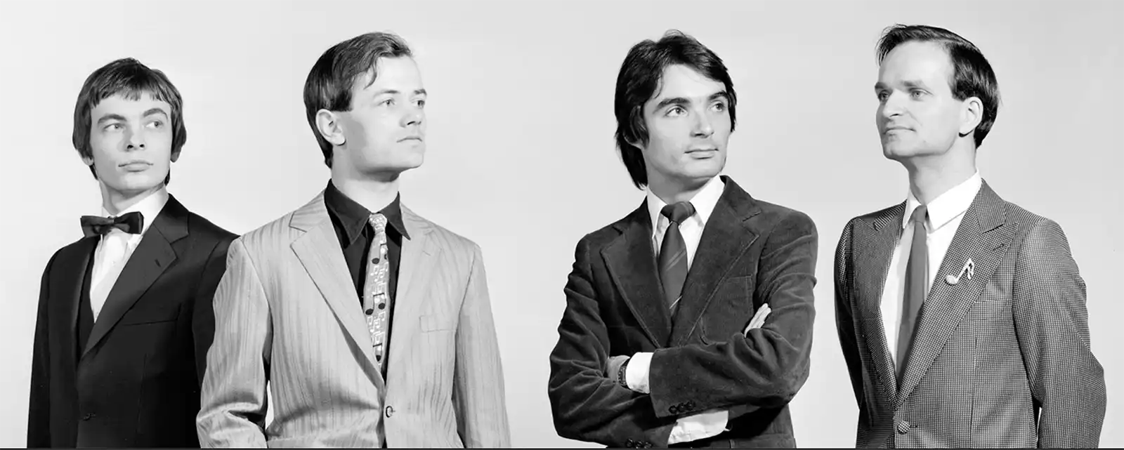 Kraftwerk in 1975. De la stânga: Karl Bartos, Ralf Hütter, Wolfgang Flür și Florian Schneider
