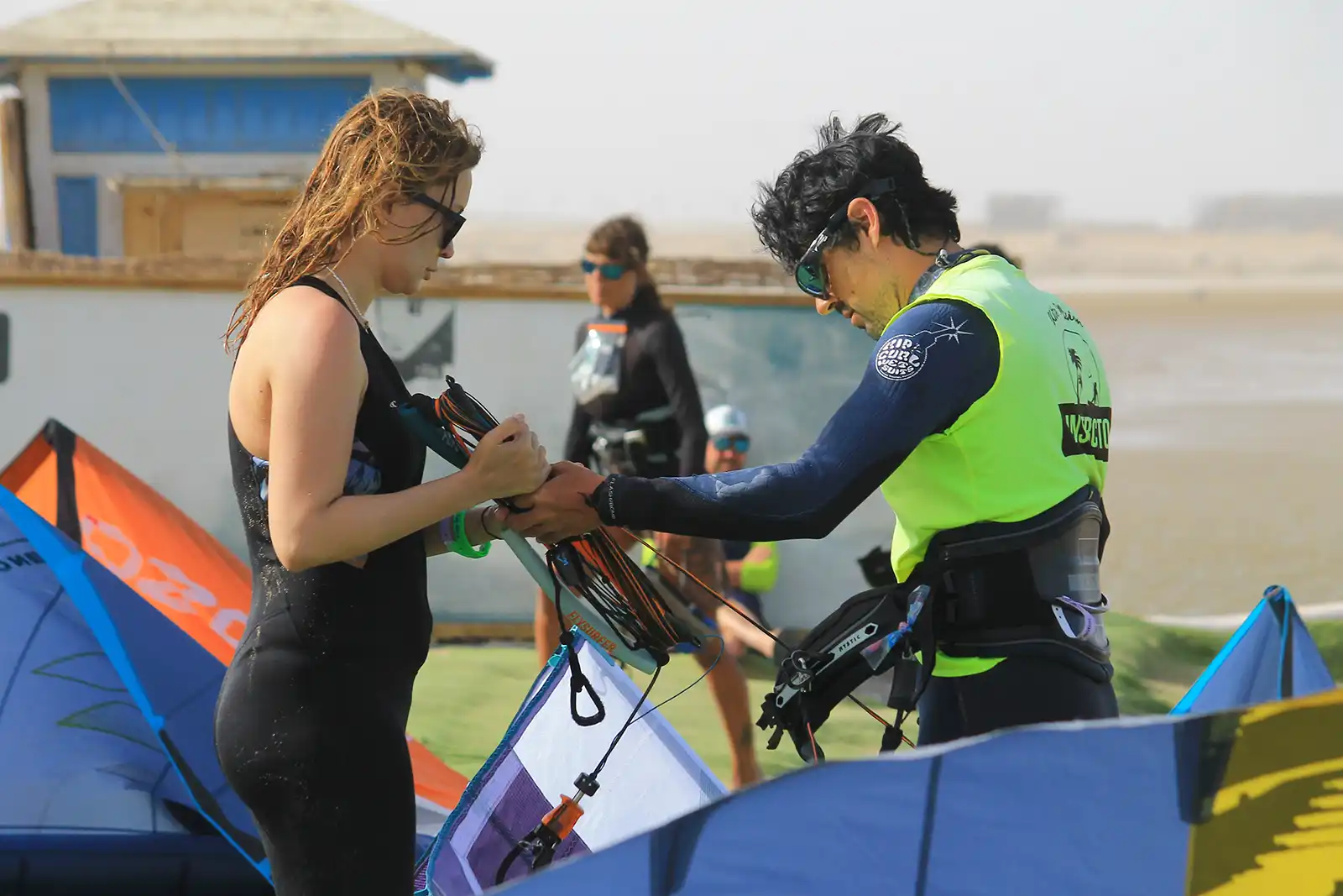 De vorbă cu Dan Marcu, instructor kitesurfing: „Marea nu te iartă dacă nu o respecți”