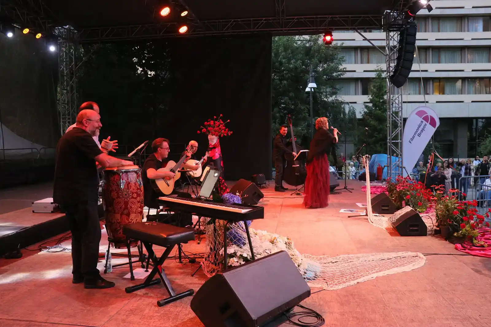 Concert estival Piata Sf. Ioan Foto Iosif Trif