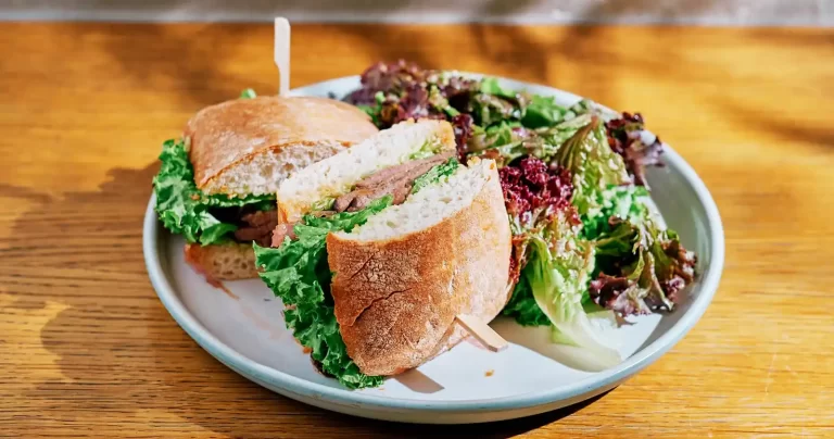 Sandwich cu „un twist”: locuri din Cluj unde gustul face diferența