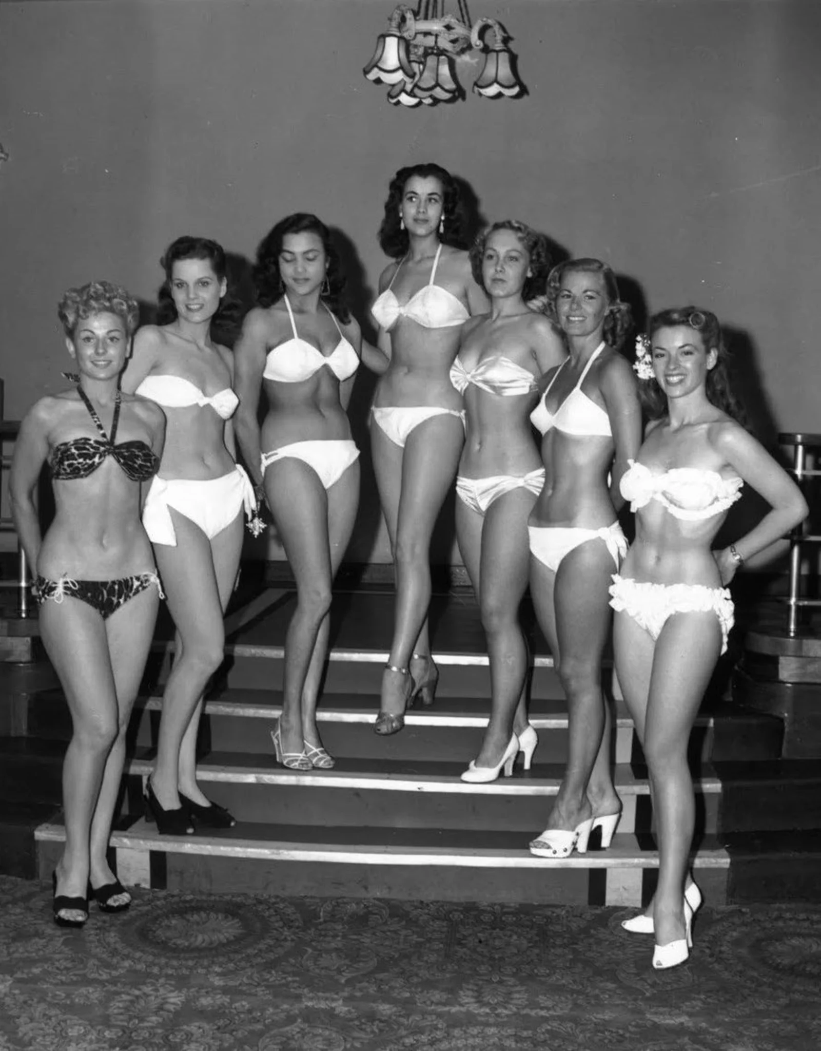 Girl Bikini Festival (Miss World), 1951 Foto - Midcentury Fashion - bikini-ul-in-moda