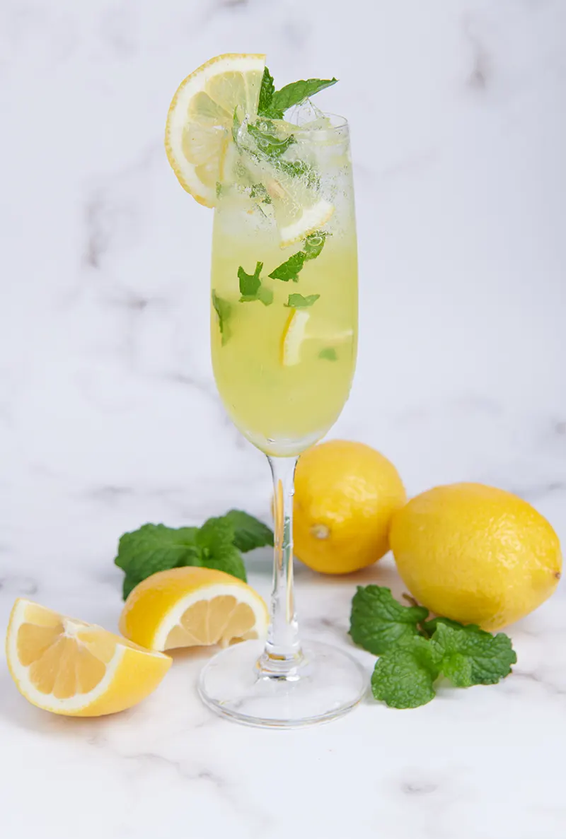 LIMONCELLO SPRITZ cocktailuri-cu-citrice-vara