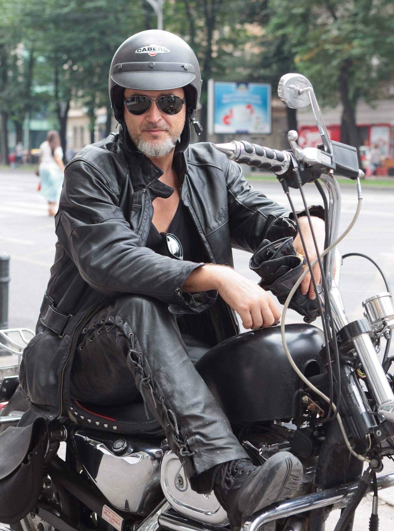Vlad Gorneanu pe motocicleta sa