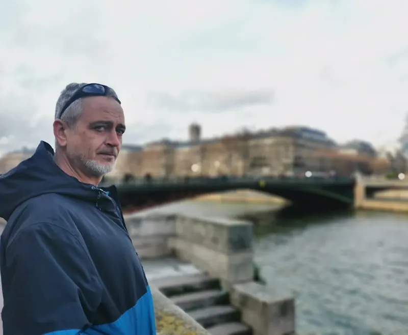 Vlad Gorneanu portret pe chei