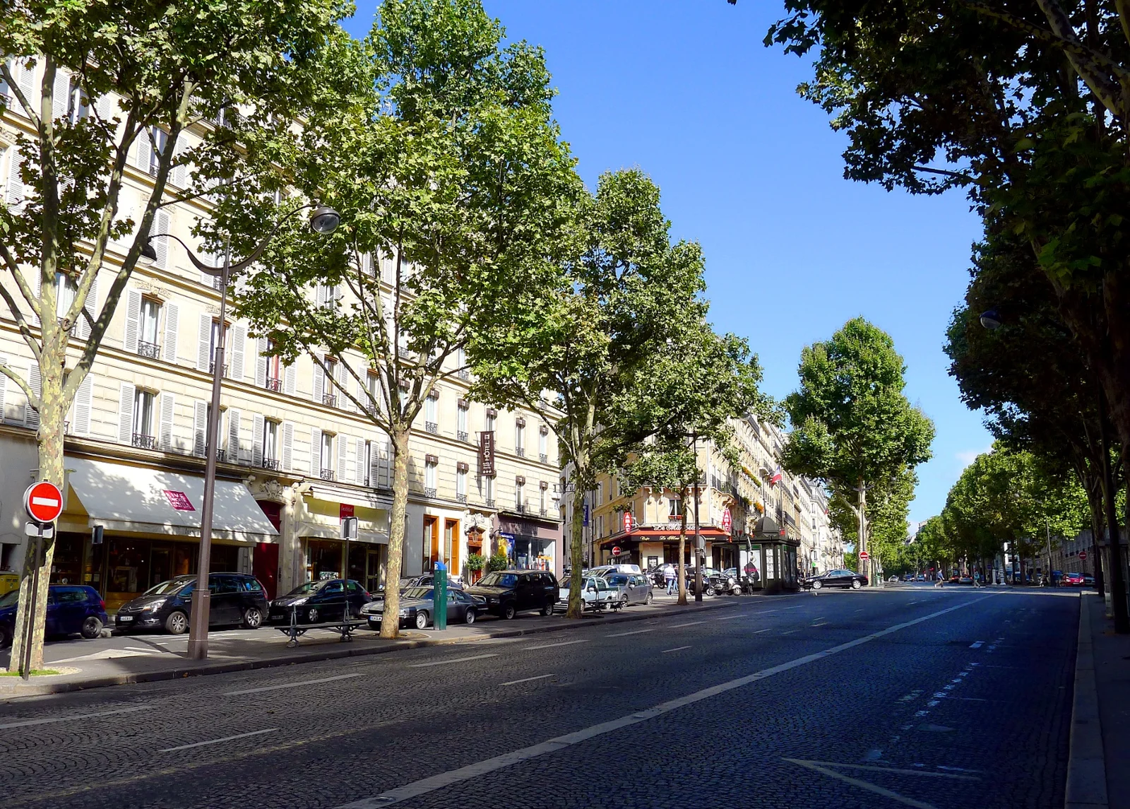 Shopping pe Avenue Marceau