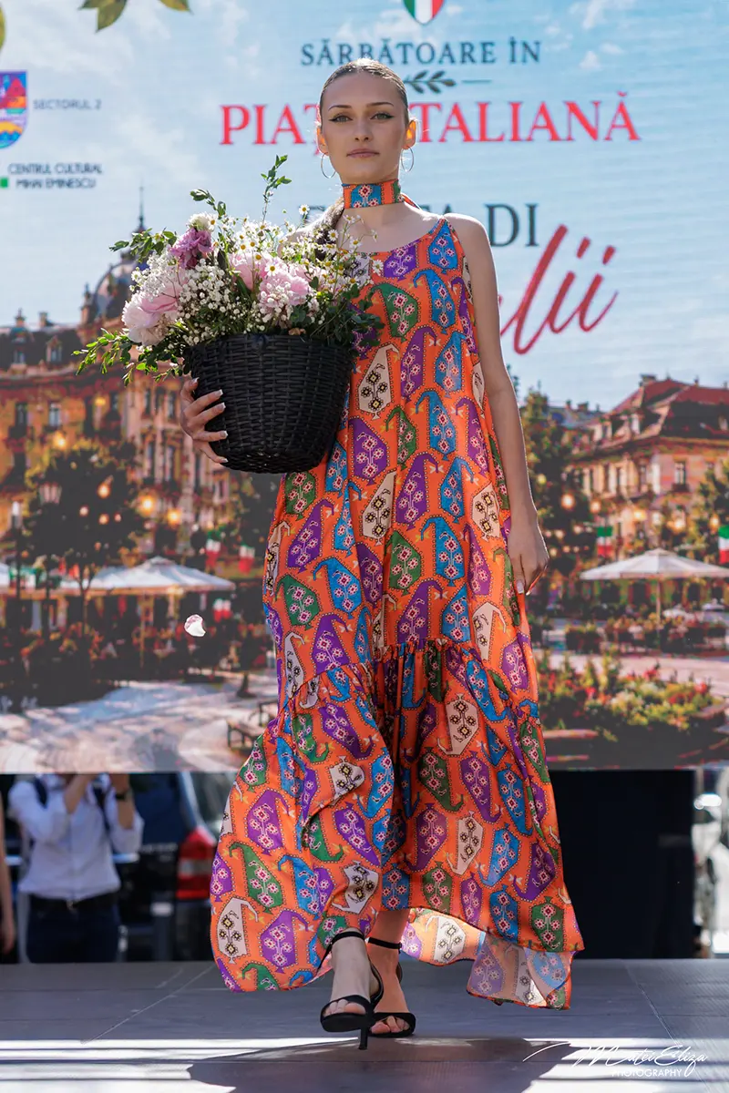 Ținute inspirate de coasta Amalfi semnate Raluca Soare