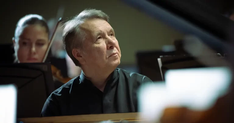 Deschiderea noii stagiuni a Filarmonicii Brașov: Mikhail Pletnev, pentru prima dată în România ca pianist
