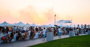 NIBIRU găzduiește primul Guinness World Records™️ - record mondial pentru cea mai mare porție de aripioare de pui servită la un eveniment