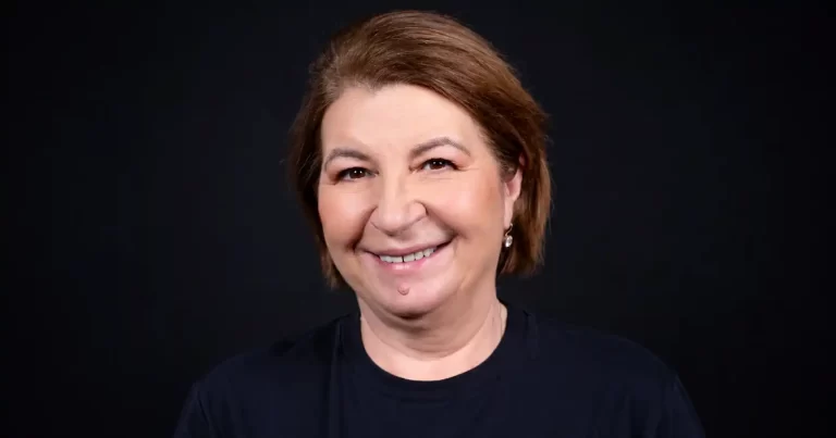 Regal Magda Catone la Sala Dalles: mai întâi comedia, apoi poezia