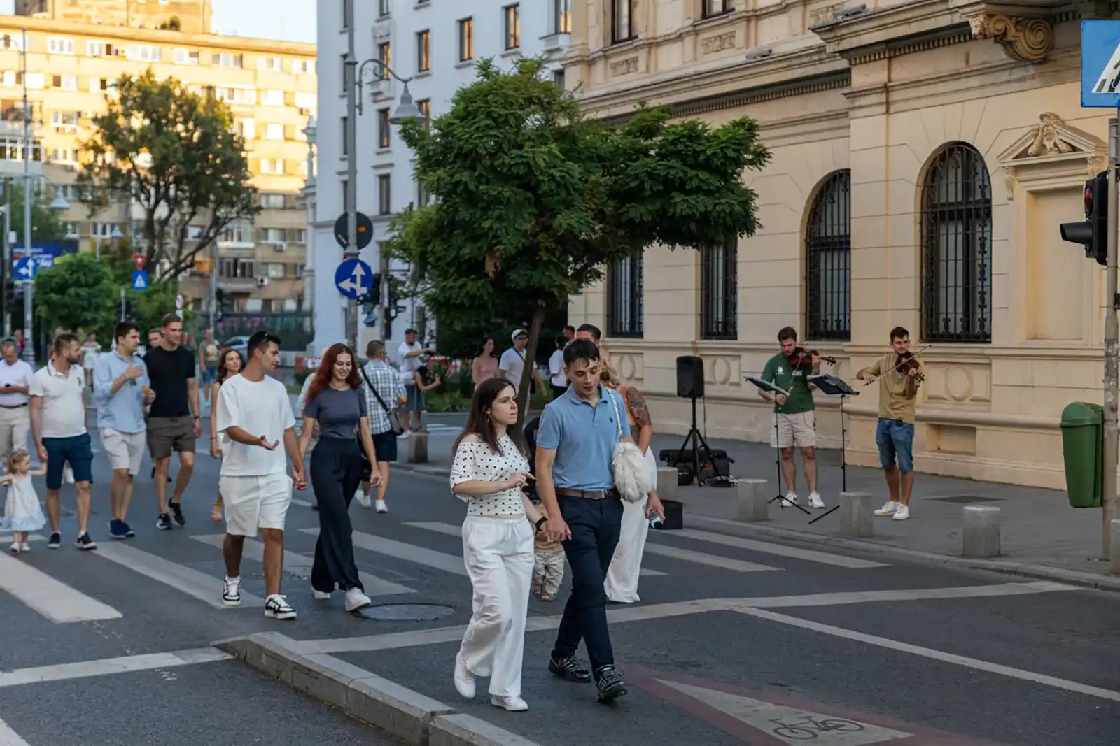 Activități sportive, experimente interactive și demonstrații de pictură animă Calea Victoriei în weekendul 8–9 august, la „Străzi Deschise – București, Promenadă urbană”