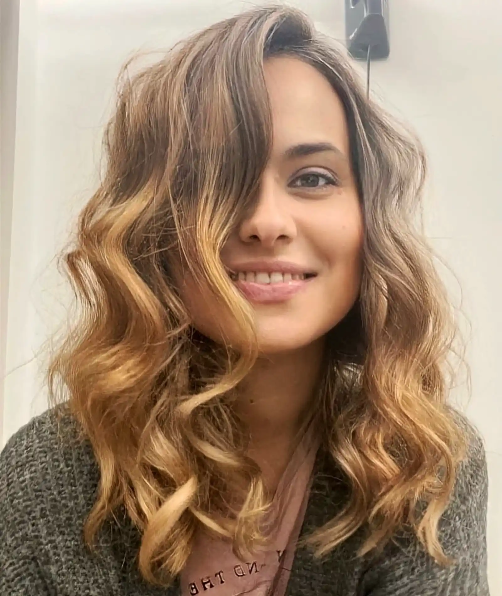 Coafuri de birou: look-uri fresh pentru revenirea din vacanță