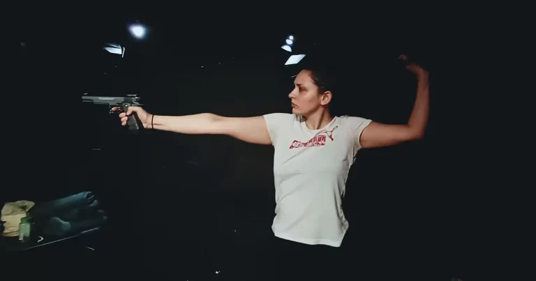 Premieră: Fulvia Folosea în DEZASTRE NATURALE la Teatrul LUNI de la Green Hours